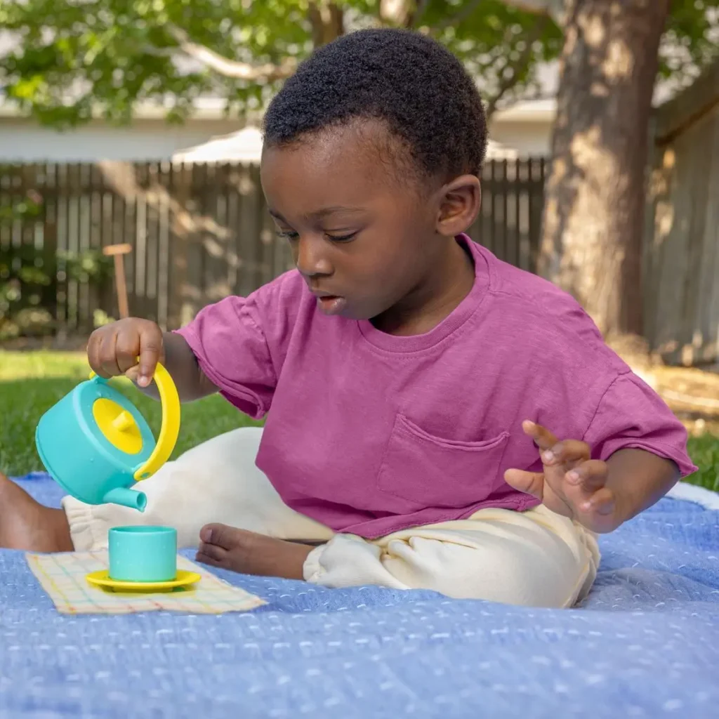 tea party pretend play